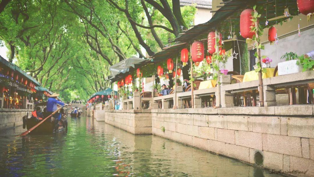也门胡塞武装称对一艘英国油轮发动袭击